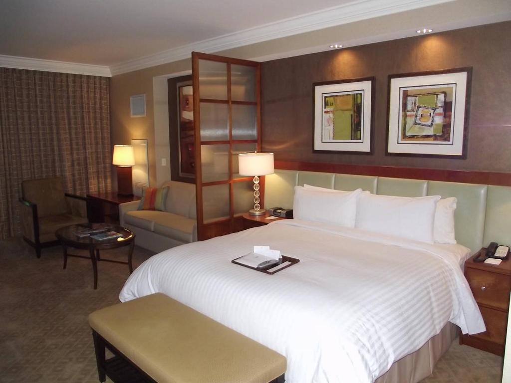 MGM Signature Suite Strip Views Luxury 26 Fl. B Main image 2